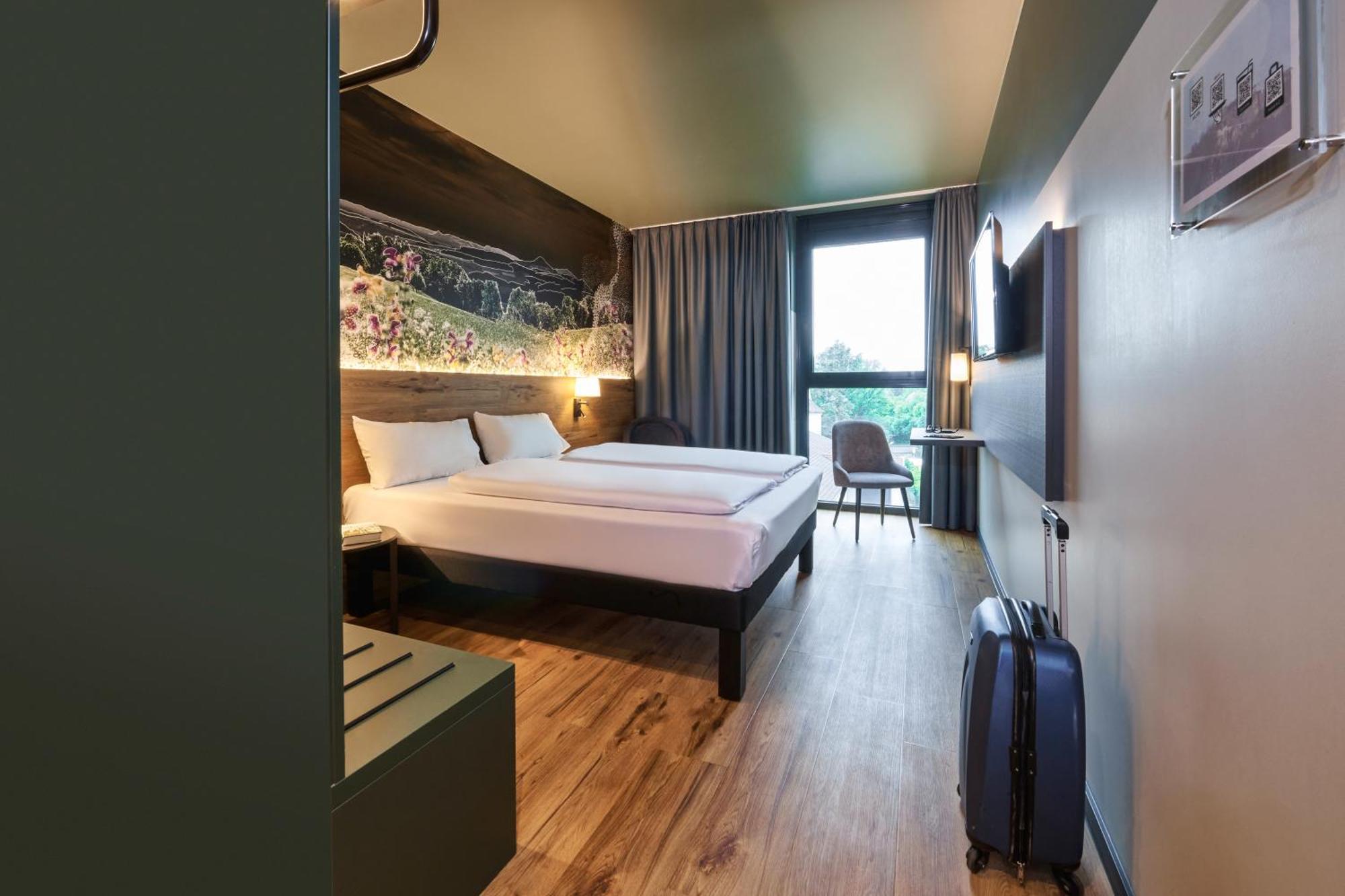 Hotel Ibis Styles Singen Esterno foto